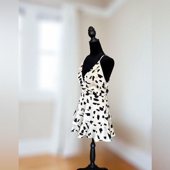 Vici Luxxel Play Dress Romper Size M - Picture 6 of 15